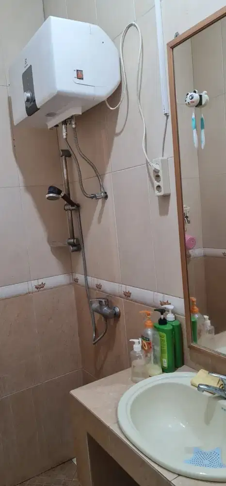 Rumah di Singgasana Pradana