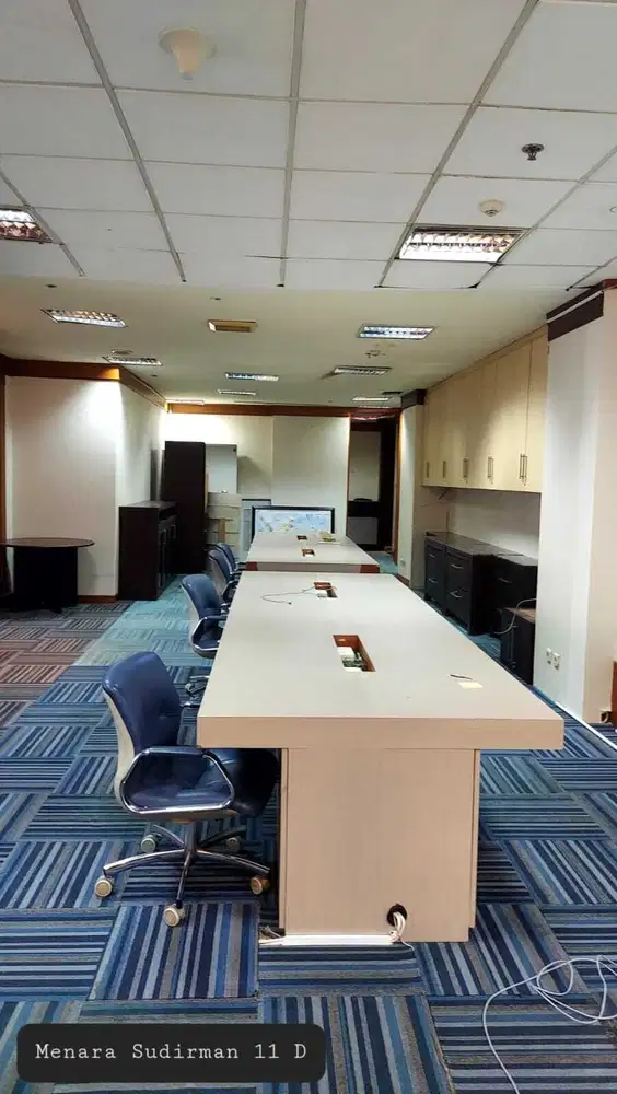 SEWA KANTOR DI JAKARTA SELATAN SUDIRMAN 242M2 FURNISHED 230K NEGO