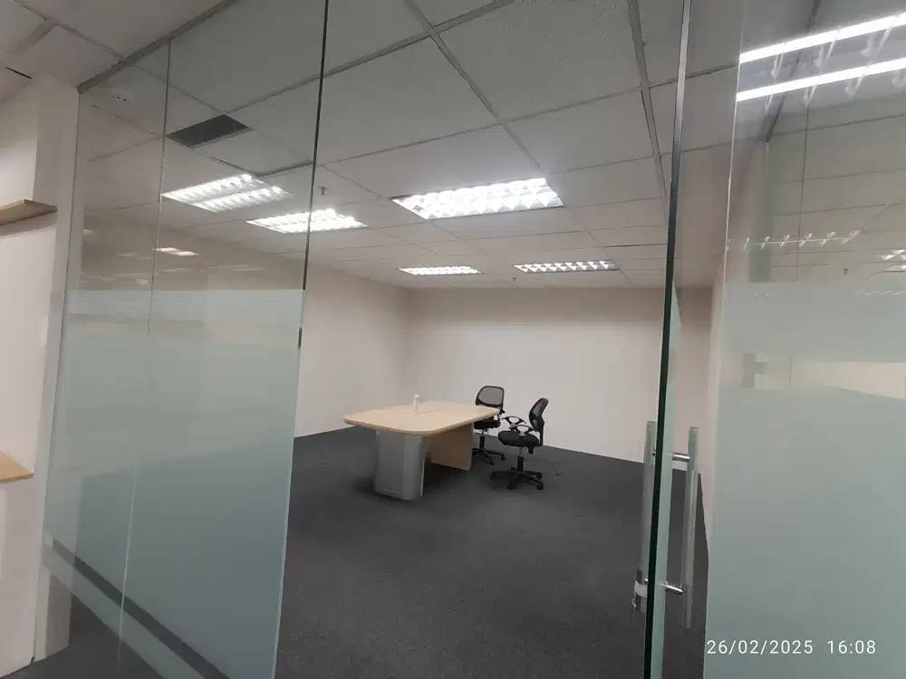 SEWA KANTOR DI JAKARTA SELATAN SUDIRMAN 223M2 FITTED 256K NEGO