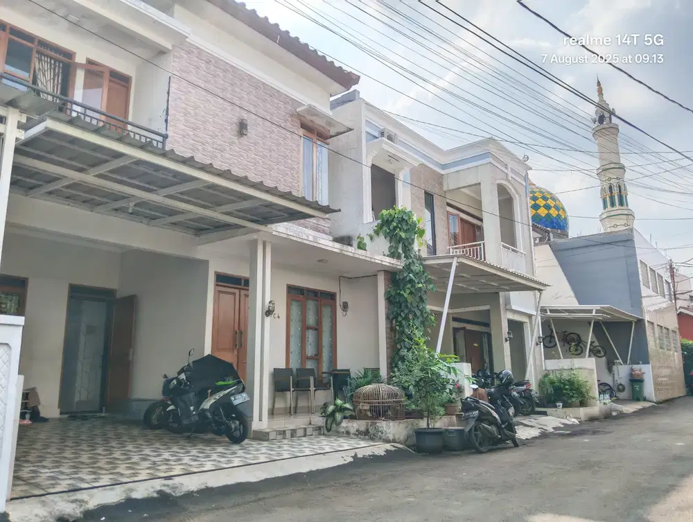 DIJUAL RUMAH DEKAT RAGUNAN KOMPLEK VILLA NUSA INDAH JAGAKARSA JAKSEL