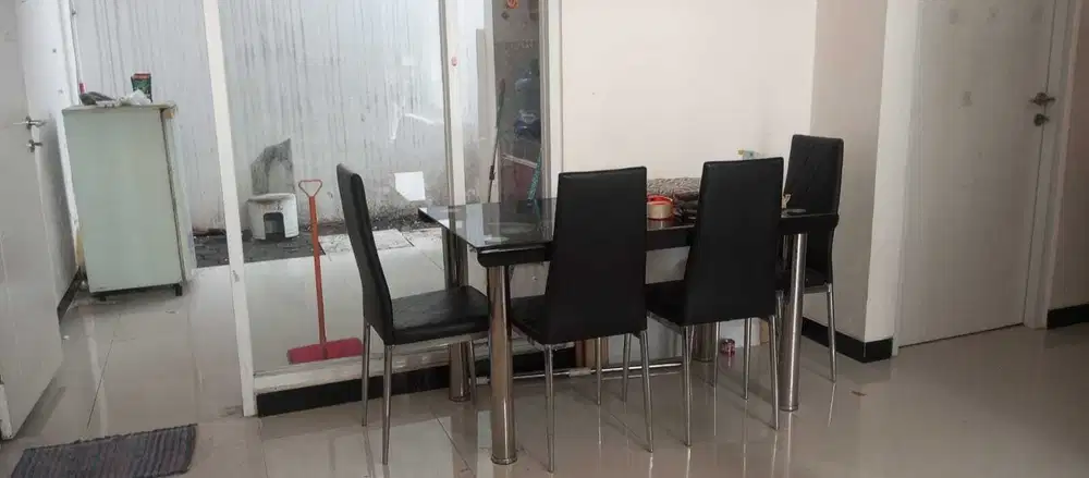 Rumah Cantik minimalis dijual di Taman kopo indah V