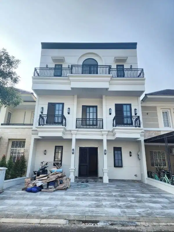 Rumah Mewah Dan Cantik Lokasi Sangat Bagus Di Alam Sutera