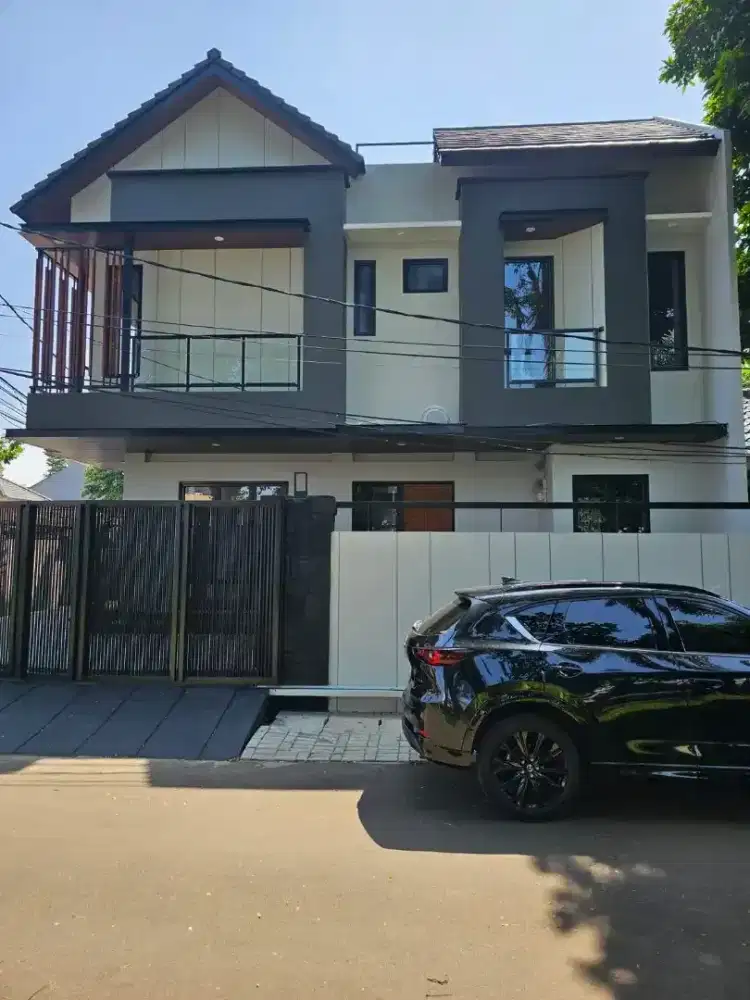 Rumah modern bebas banjir siap huni taman luas Griyaloka BSD