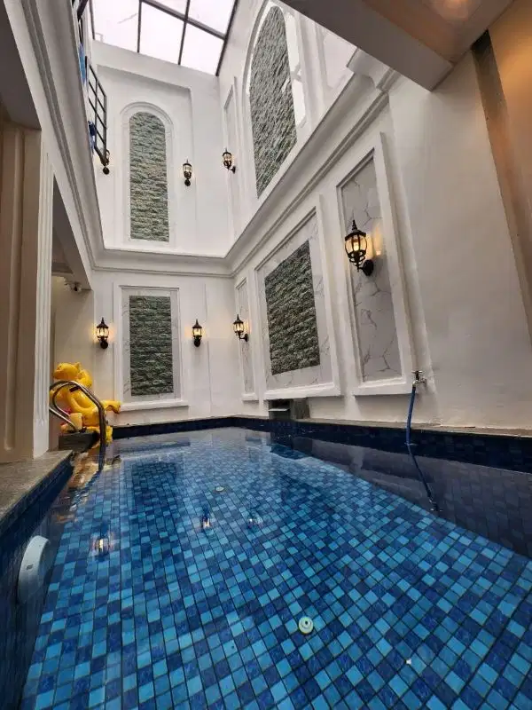 Dijual Cepat Rumah Super LUX+Kolam Renang Di Komp Mainroad Antapani