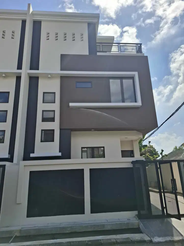 Dijual rumah baru hook 3 lt timur selatan citra garden 1