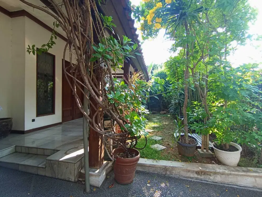 Rumah Bagus 2 Lantai SHM Siap Huni di Rawamangun, Jakarta Timur