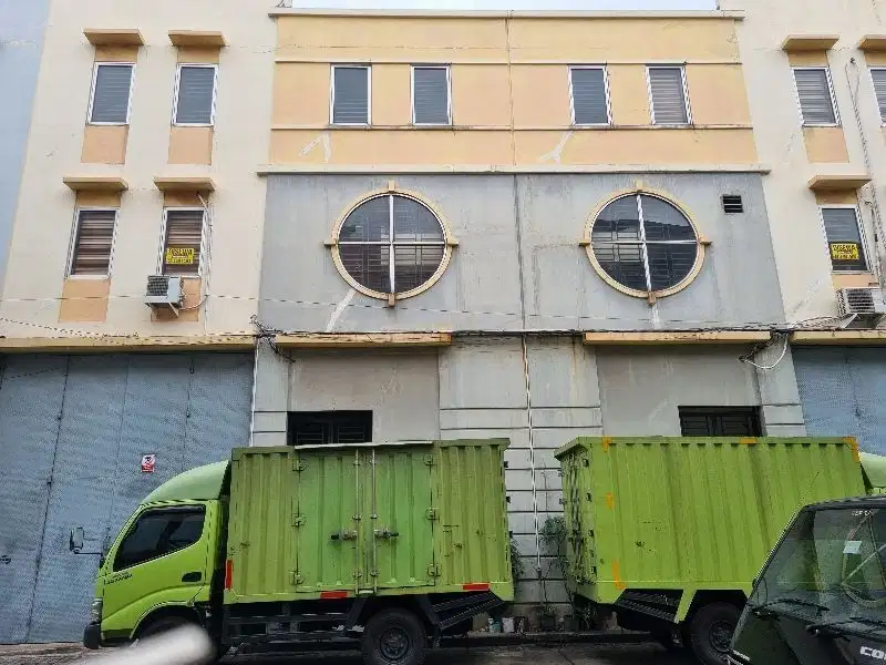 Gudang Elang Laut Pantai indah kapuk 10x30 ada office Rapi siap pakai