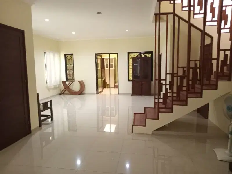 Rumah hook cluster Sentul city dekat taman