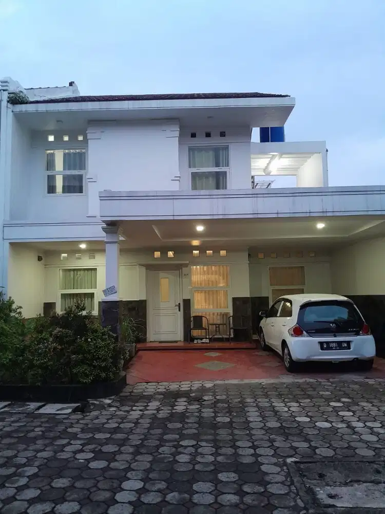 Rumah Siap Huni di Cluster Cikutra Dekat Borma