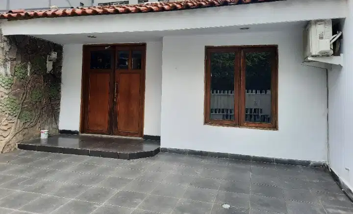Rumah Standar disewa di Kelapa Gading