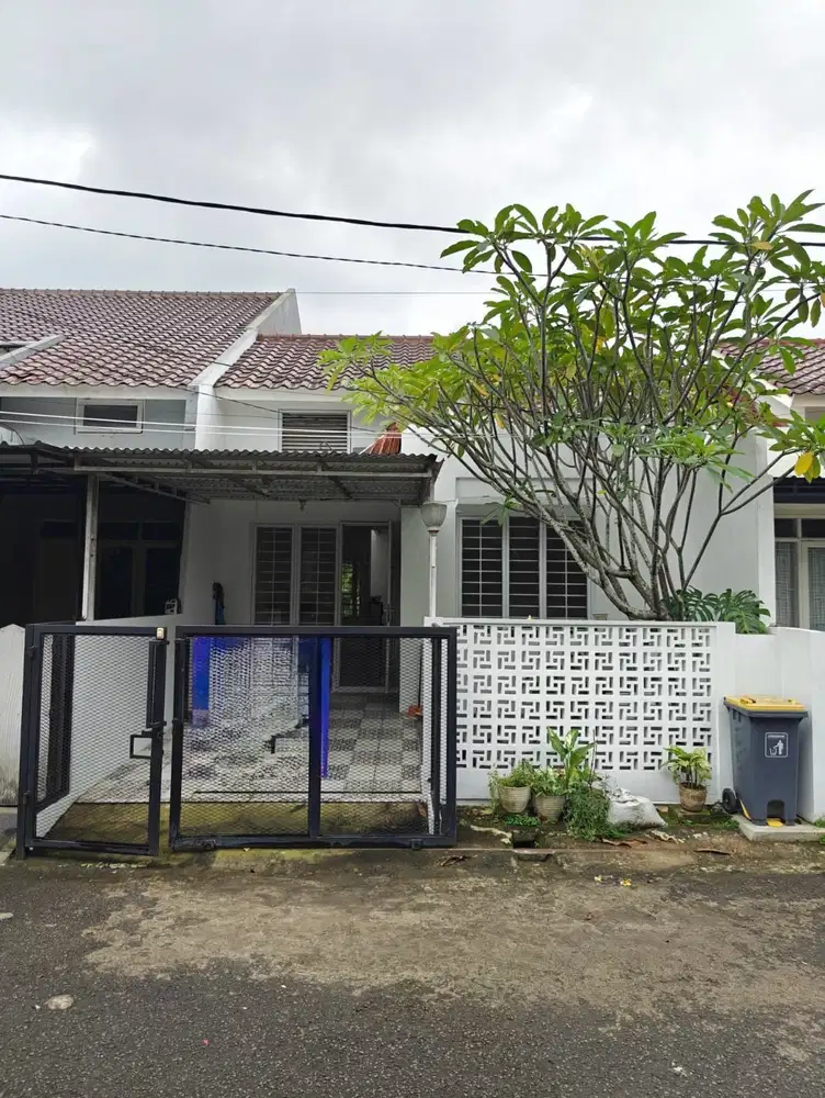 Rumah Semi Furnished Di Dekat Tol Tanah Baru Di Taman Soka