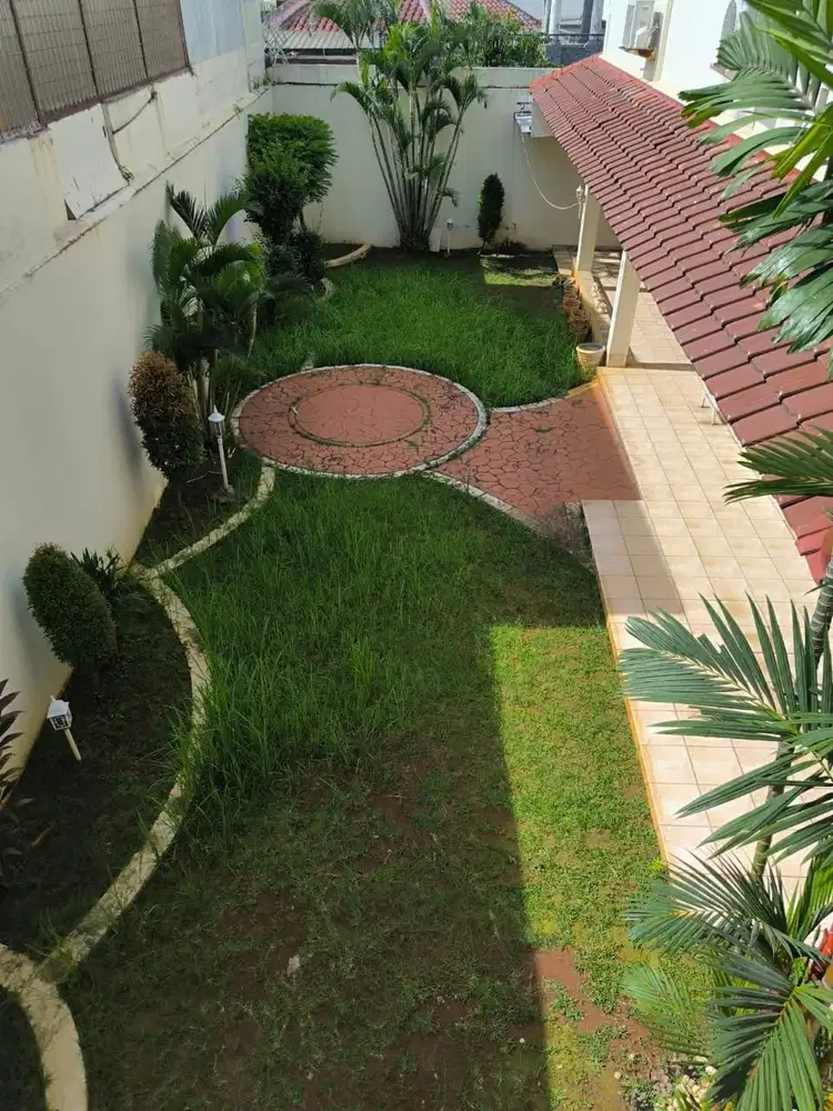 Dijual rumah luas, 2 lt. Villa melati mas, BSD City, Tangerang Selatan