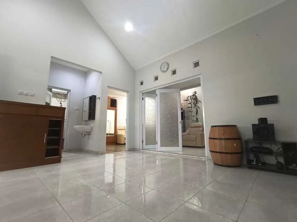 Di Jual Rumah di Regency Melati Mas. BSD City, Tangerang Selatan.