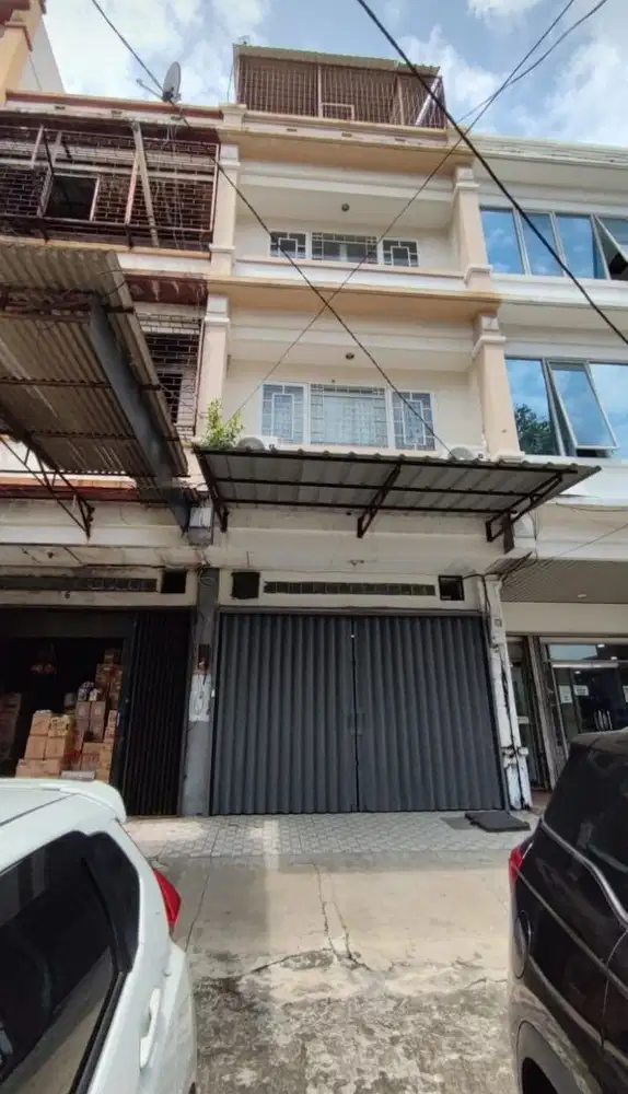 Ruko Pluit Karang Cantik Dekat Pasar Muara Karang