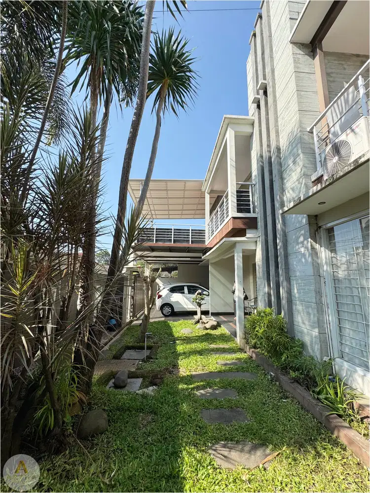 Rumah Luas dan Bagus di Suryalaya Buahbatu Bandung Siap Huni