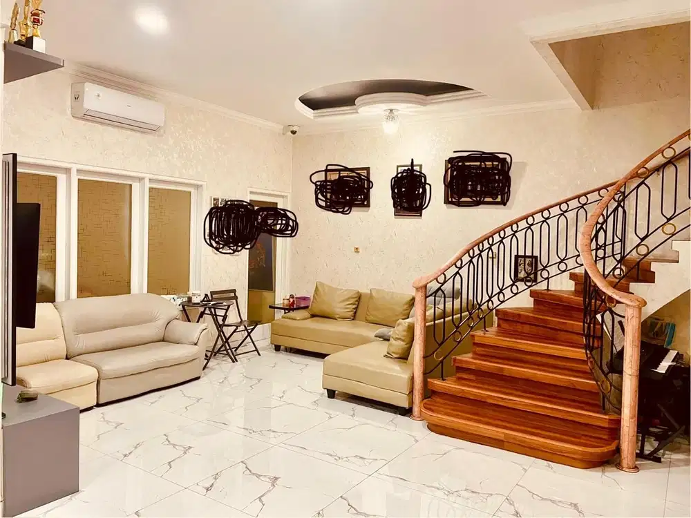 DIJUAL RUMAH CANTIK HADAP TIMUR LAUT HARGA MURAH DI TAMAN SURYA