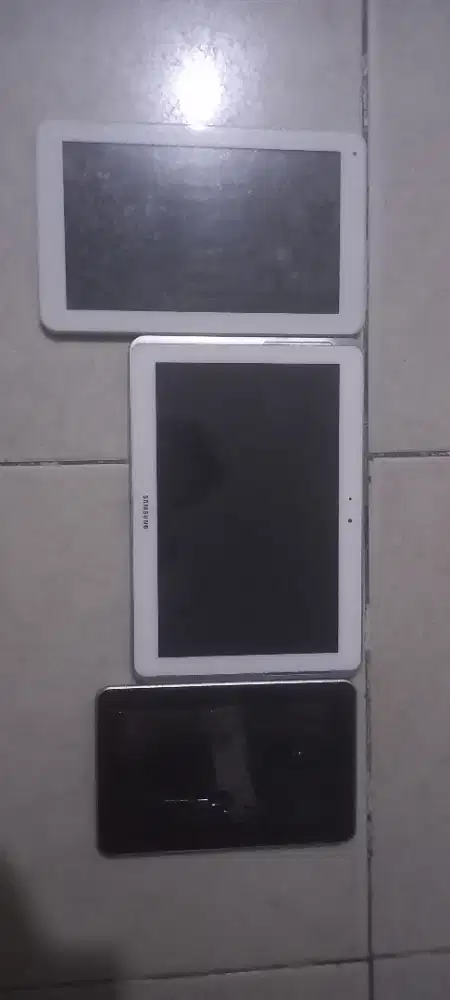 Jual borongan Tab kondisi mati ada samsung 10inci,acer dan merek cina