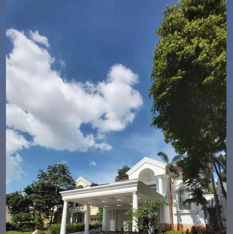 Dijual Rumah Full Furnished Luas  Murah Legenda Wisata Cibubur