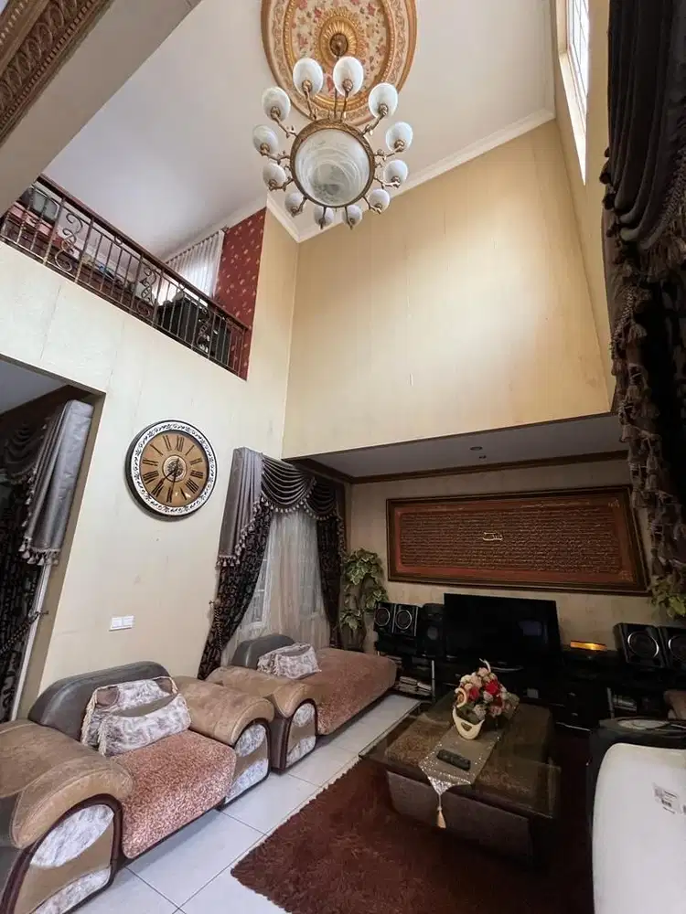 Dijual Rumah Mewah Di Cluster Bellagio, The Green BSD