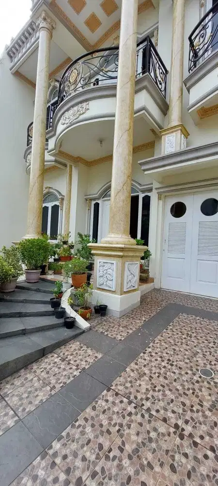 DIJUAL RUMAH BESAR FURNISH HARGA MURAH DI PHG GADING SERPONG