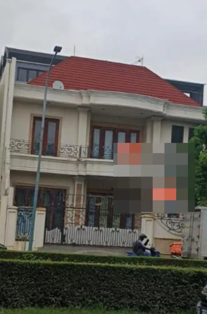 jual rumah bagus 2 lantai di pik