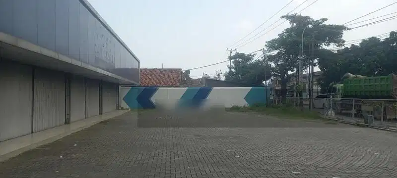 Disewakan cepat: Ex shoroom luas Di ruas jalan raya narogong