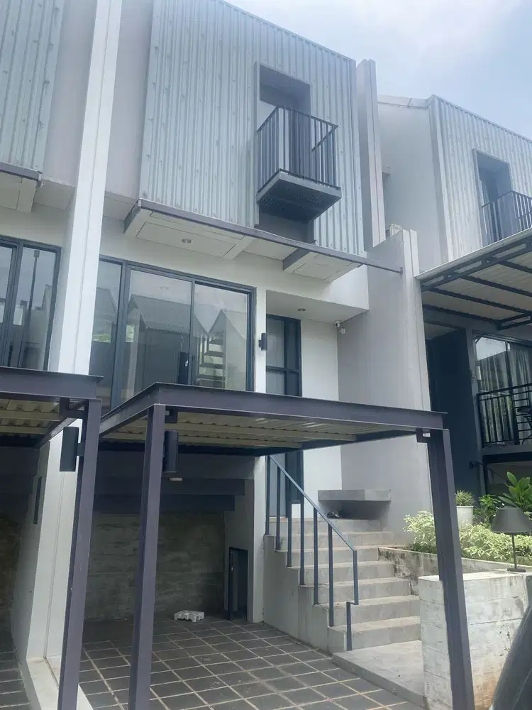 DIJUAL RUMAH 3,5 LANTAI CLUSTER GREENWICH BSD CITY