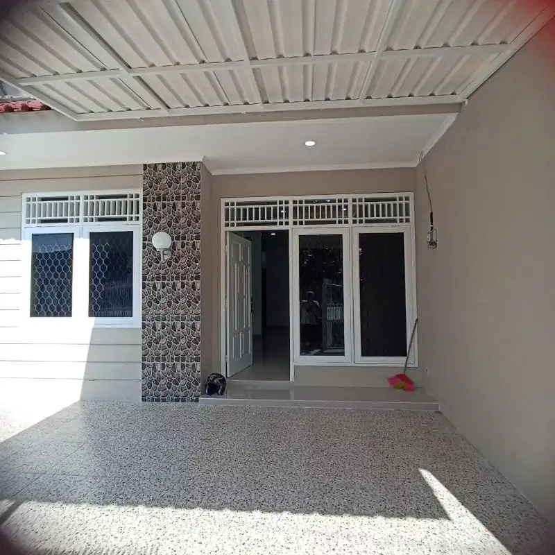 rumah full renovasi siap.huni cakep apik di BSD