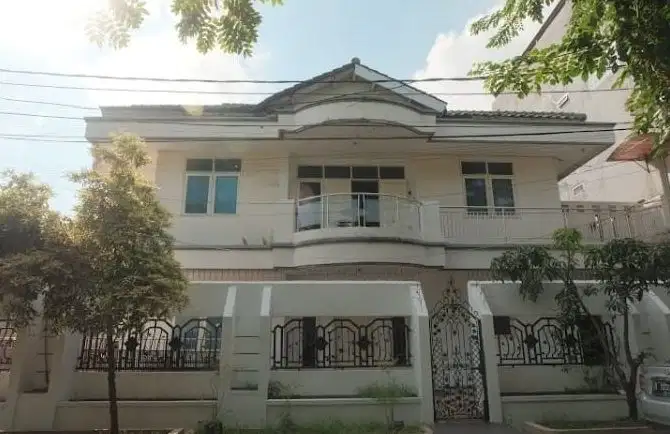 Dijual rumah besar posisi hook di Harapan Indah 1