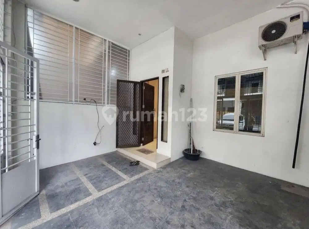 Dijual Townhouse cemara asri lokasi strategis