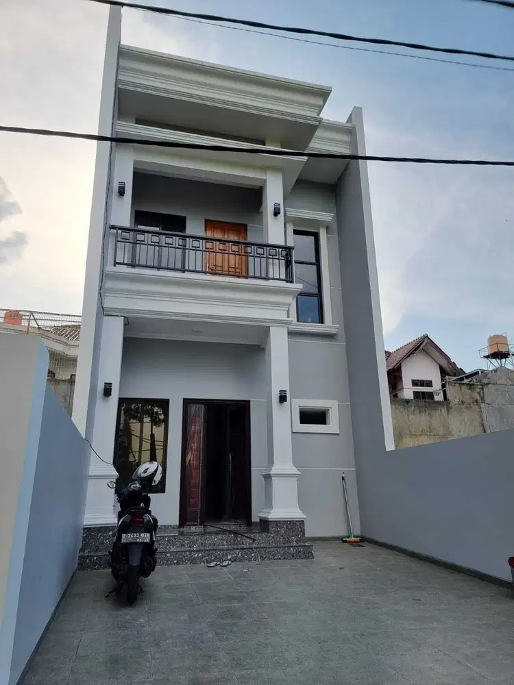 Di Jual Rumah di Villa Melati Mas, BSD City, Tangerang Selatan.