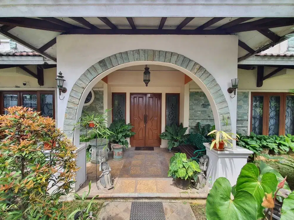 Jual Cepat Rumah Asri 2 Lantai di Cilandak SHM