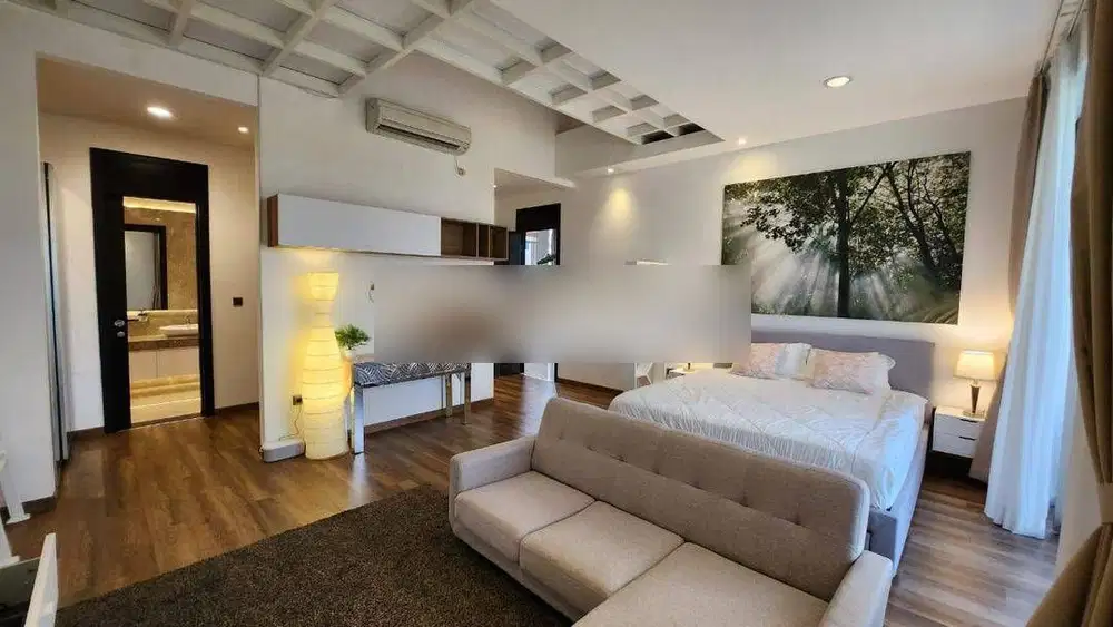 Disewakan Rumah 3 Lantai, Furnish Mewah, Pantai Indah Kapuk