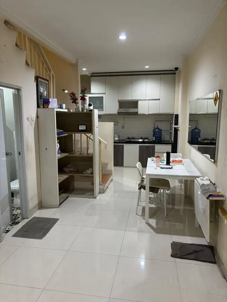 Turun Harga! Rumah Cantik Siap Huni di Golden Palm Jakarta Barat