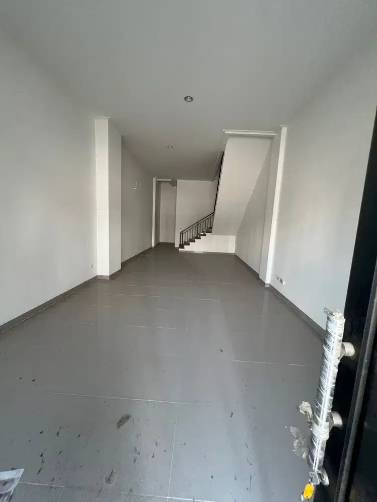 Disewa Ruko Osaka pik2