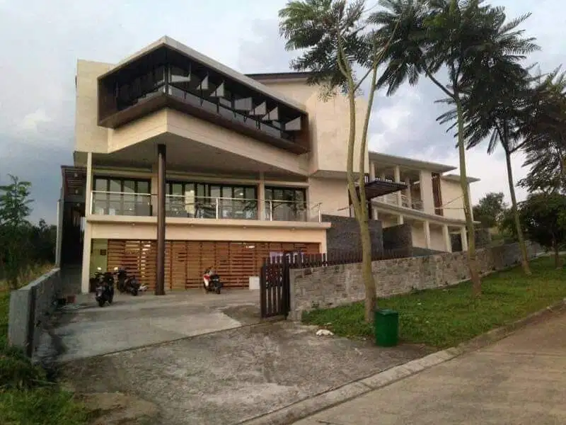 Dijual rumah/kantor posisi hook cluster Sierra Madre Sentul city