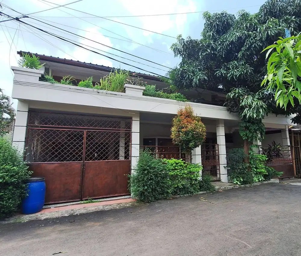 Rumah 2.5 Lantai Dekat Taman Kopo Indah