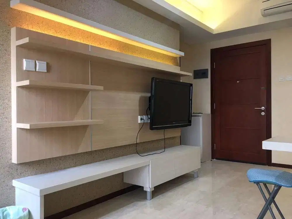 Disewakan tipe 2br luas 54m apt royal mediterania garden residence