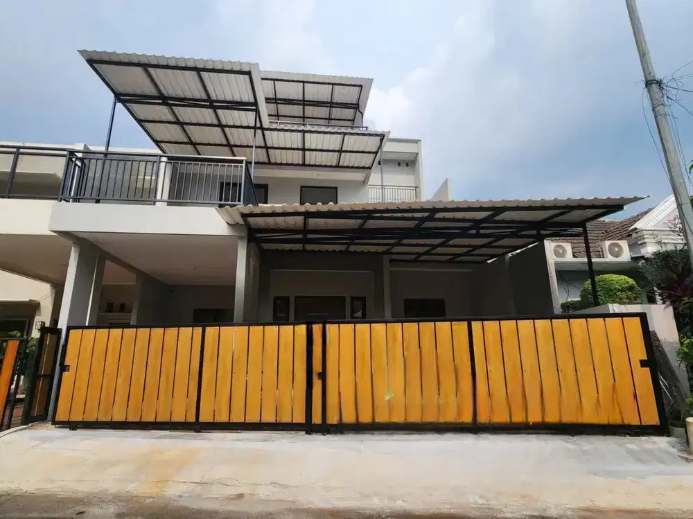 Dijual Rumah Full Renov 3 Lantai di Perumahan Taman Crysant 1, BSD City, Tangerang
