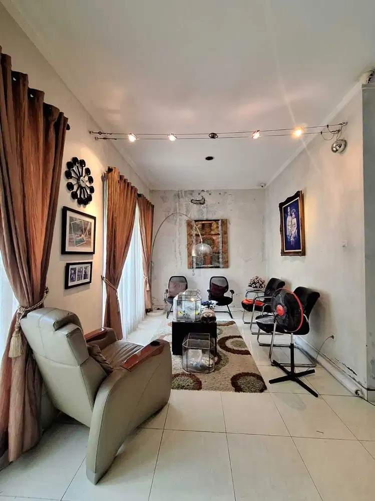 Rumah Luas Nego Sampai Deal Strategis di Emerald Residence Bintaro