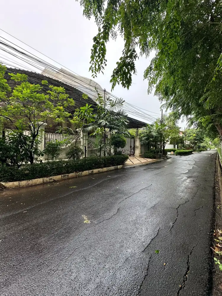 Dijual Rumah Mewah Dalam Komplek Posisi Hook Pulomas Jakarta Timur