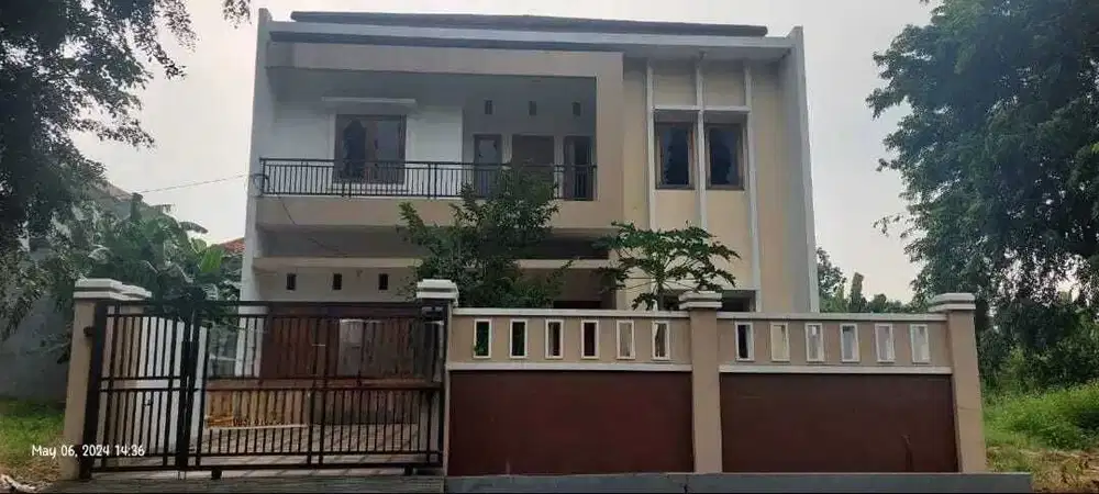 Dijual rumah besar 2lantai harga terbaik di Harapan Indah Bekasi