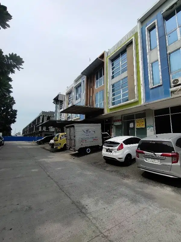 Ruko di Komplek Citraland Gama City blok R