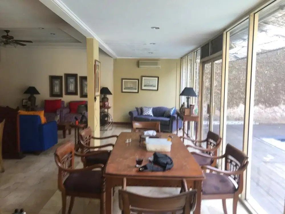 Dijual Rumah  lebak Bulus Jakarta Selatan