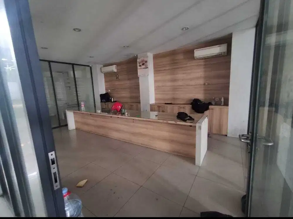 Dijual / Disewakan Bangunan eks Showroom di Bekasi
