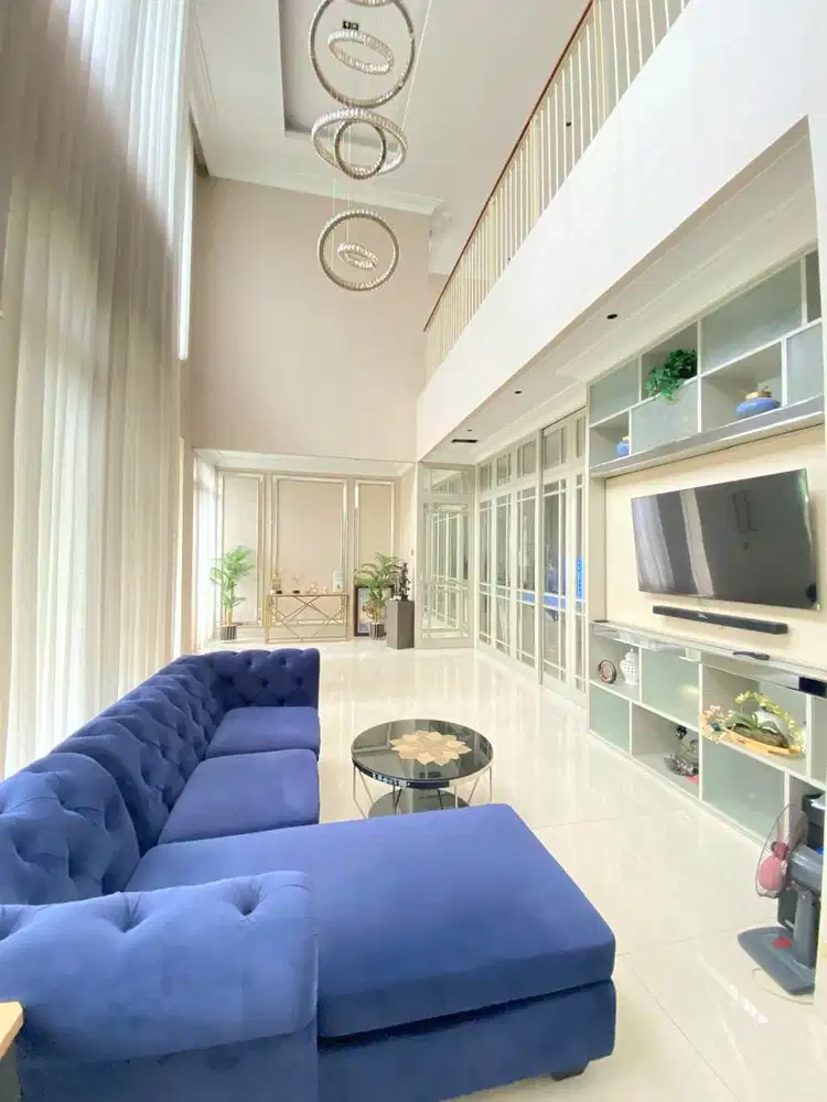 Rumah Pakuwon City Grand Island ⁠Row Jalan Lebar Hadap Taman