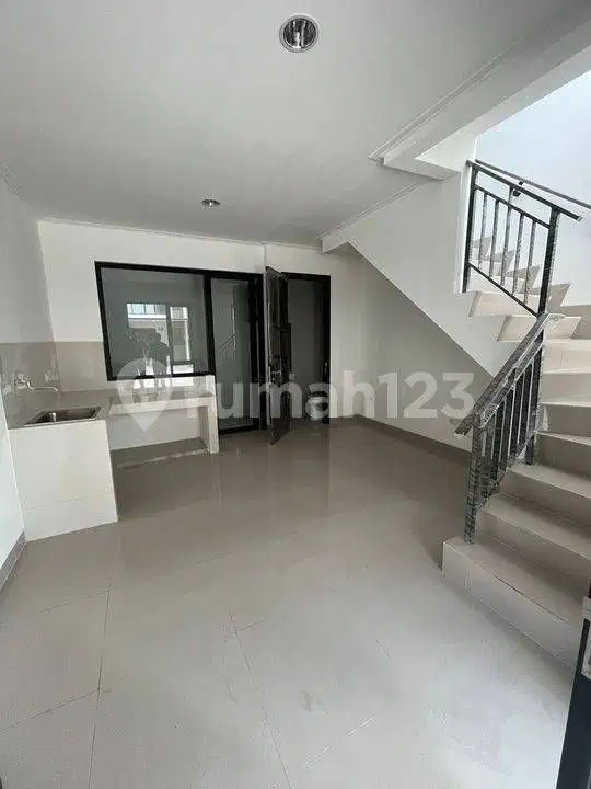 DISEWAKAN RUMAH MILENIAL 4,5X10 UNFURNISH PIK2