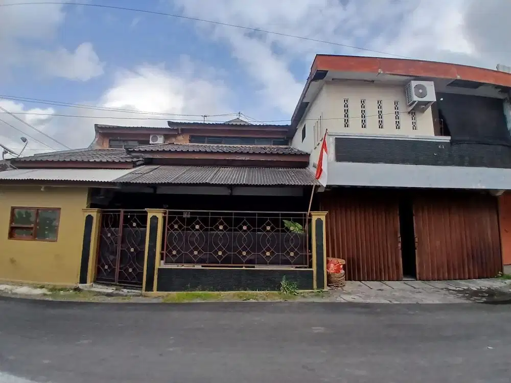 RUMAH BISA BUAT USAHA STRATEGIS MURAH DIMAGUWOHARJO DEPOK SLEMAN YOGYA