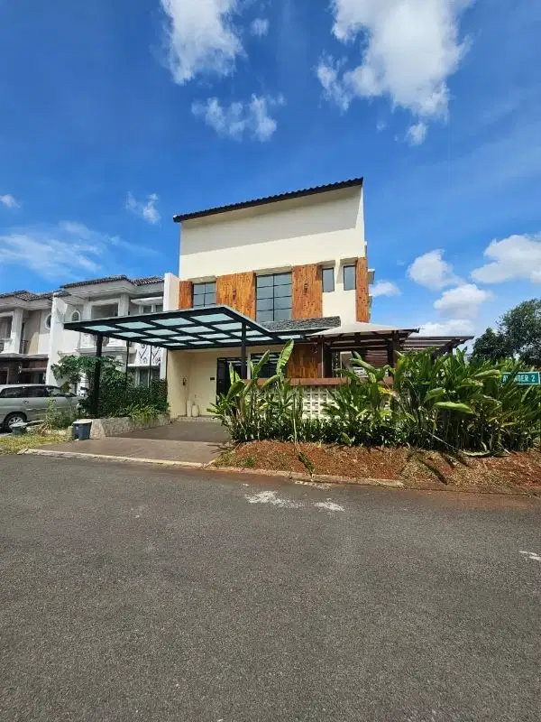 Rumah Cantik 3 lantai Bonus Pool Lokasi Strategis
