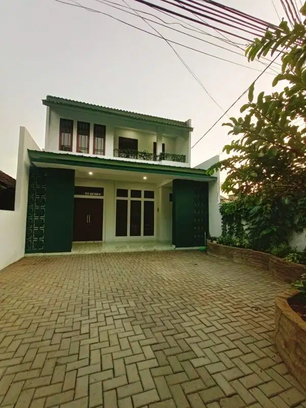 Dijual rumah baru dijagakarsa